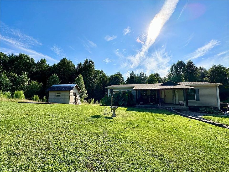 1st image of 323 Badger Ridge Ln