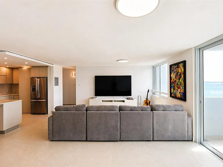 Waldorf Tower Ave. Isla Verde #804 — Photo 6