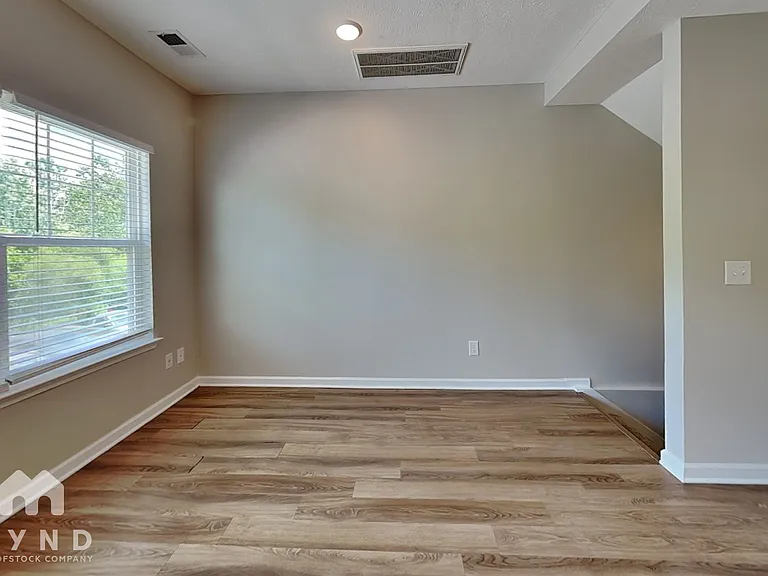 302 Negri Ct #1 — Photo 5