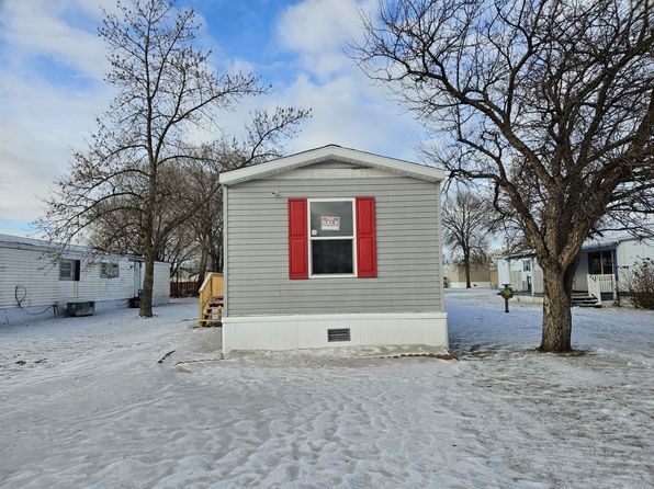1593 Eastern Ave #9, Grafton, ND 58237