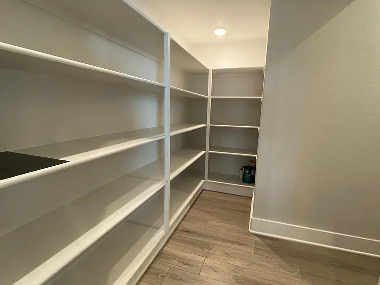 925 Bergenia St — Photo 13