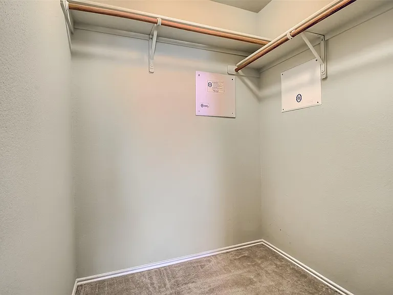 18720 Royal Pointe Dr — Photo 27