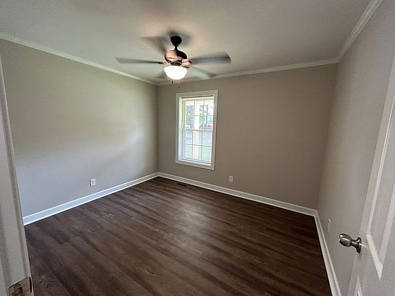 2nd image of 230 Sunlyn Ave