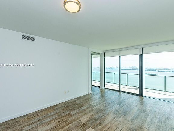 4th image of 650 NE 32nd St #34