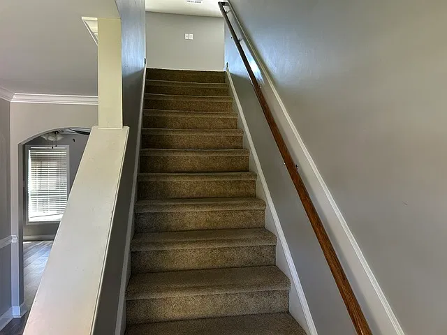 4 bed, 2.5 bath, 2144 sqft, $2,000 — Photo 3