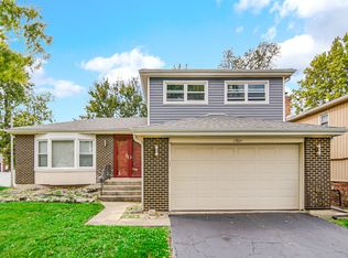 17804 Pebblewood Ln, Hazel Crest, IL 60429