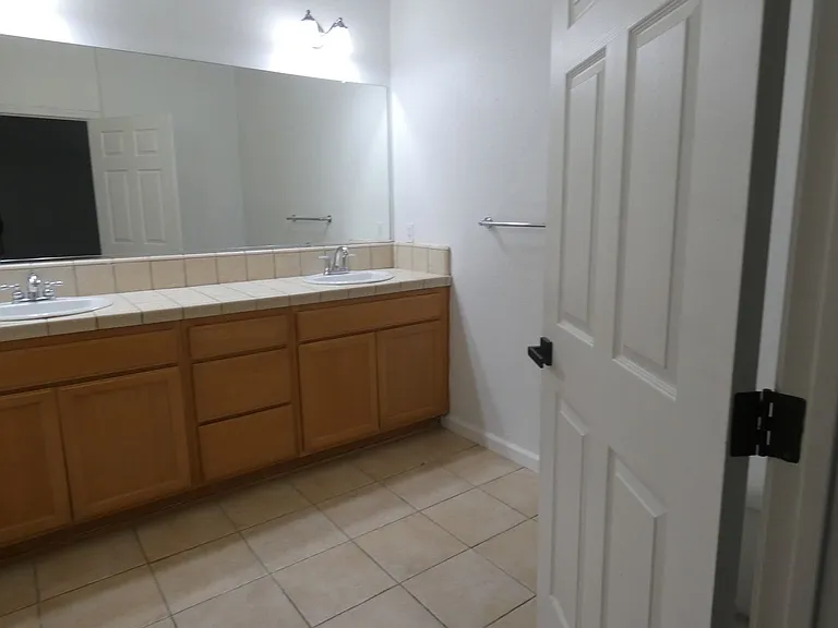 610 Sunrise Dr #2L — Photo 6
