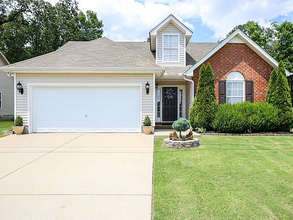 2nd image of 421 Niagra Ln