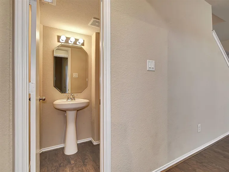 11426 Noble Ct — Photo 22