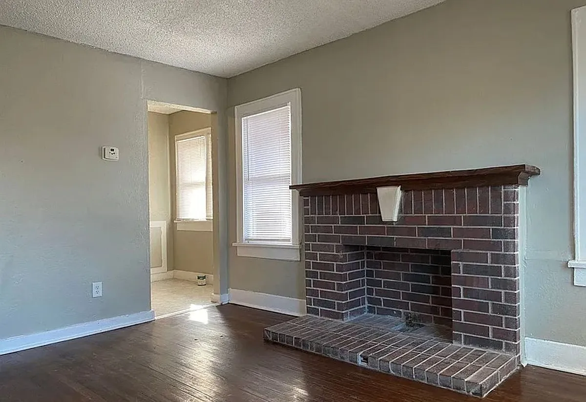 Building Photo - 1412 NW 11th St #D
