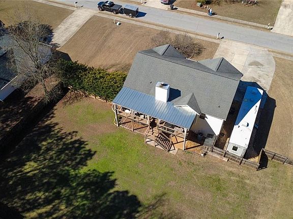 5th image of 505 Emerald Point