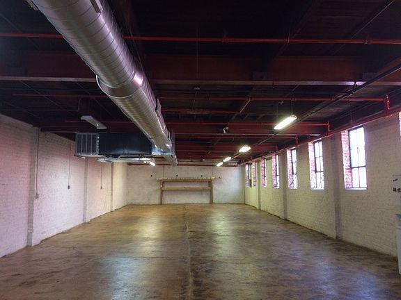 3rd image of 1113 W Clay St #1