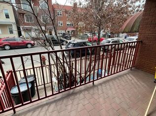 25-70 38th St #1A, Astoria, NY 11103