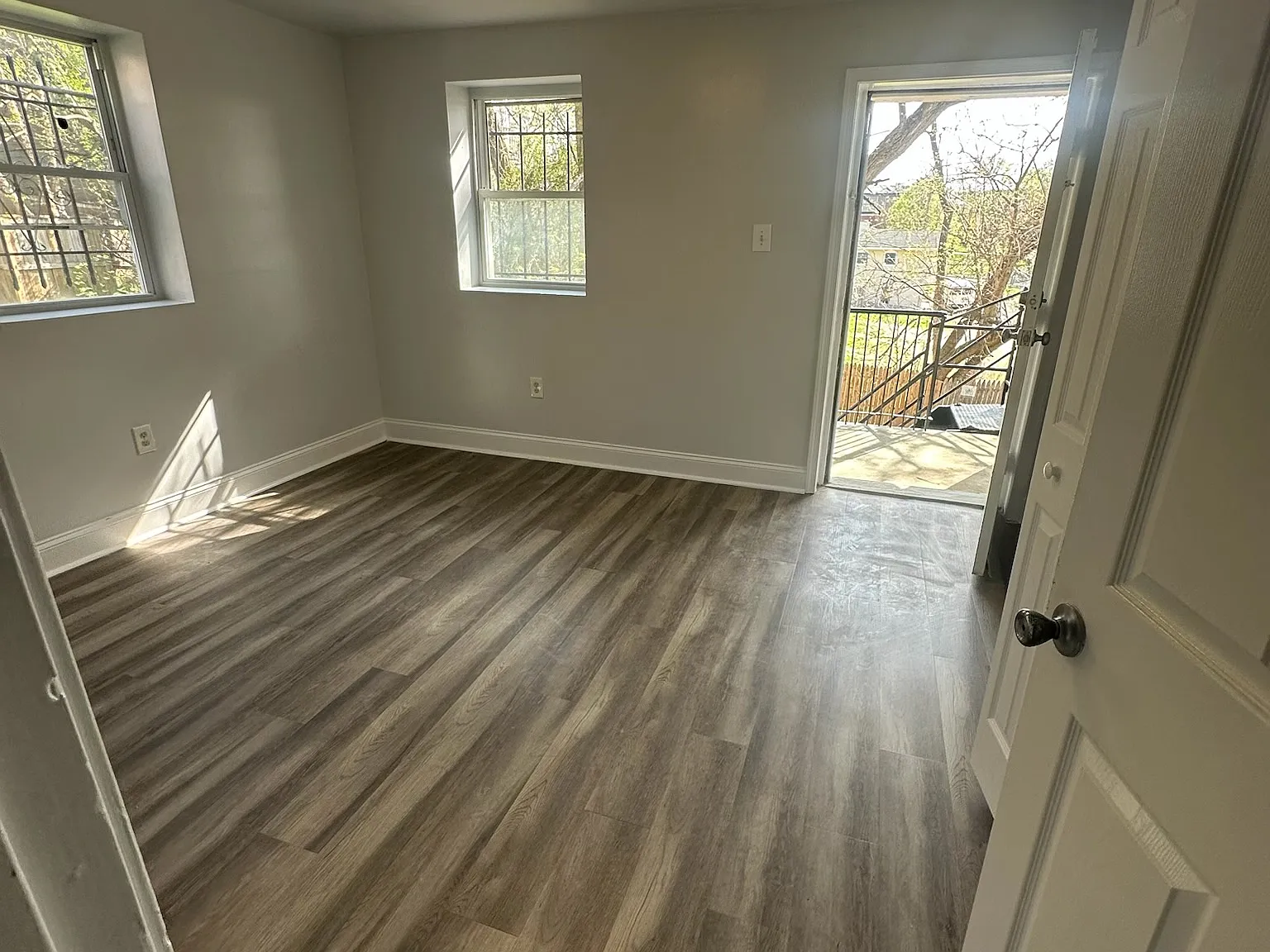3 bed, 830 sqft, $2,800 — Photo 2