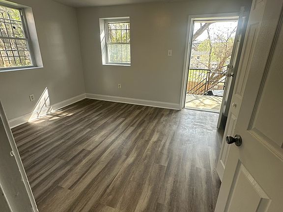 3rd image of 425 60th St NE