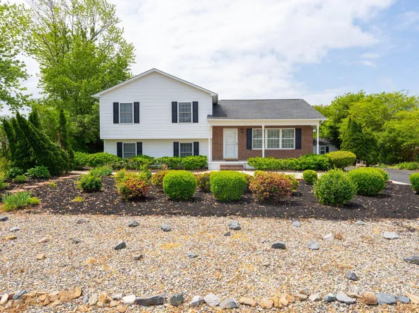 31420 Pine St, Ocean View, DE 19970