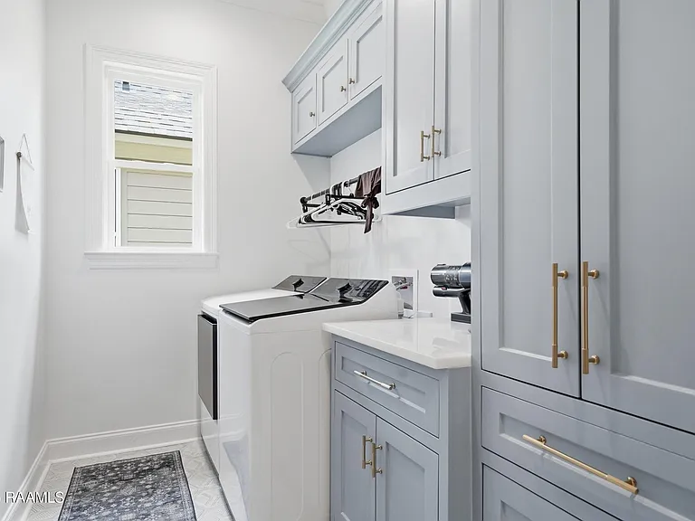 210 Amsterdam Ave — Photo 18