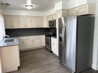 2097 Kettering Rd, Hoffman Estates, IL 60169