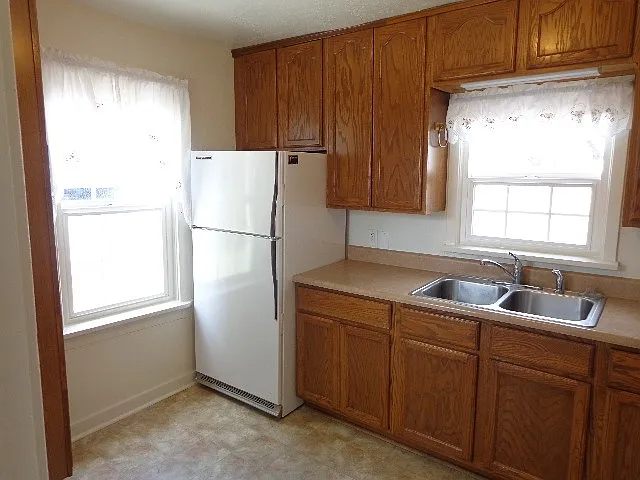 94 W 250 N — Photo 13