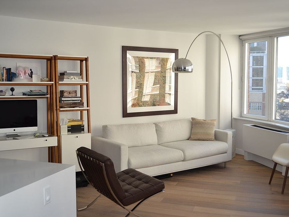 1st image of 295 Greenwich St APT 6H