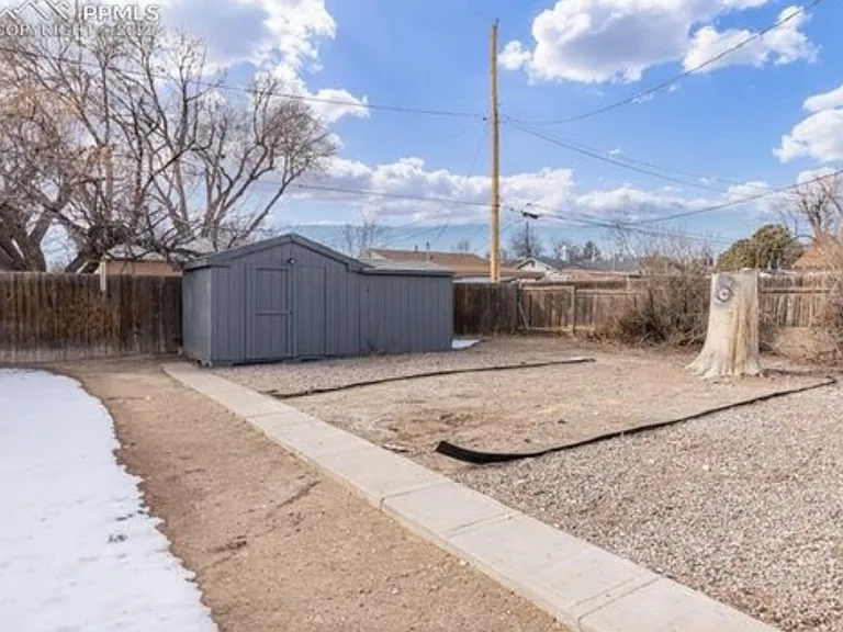 1719 Moore Ave — Photo 10