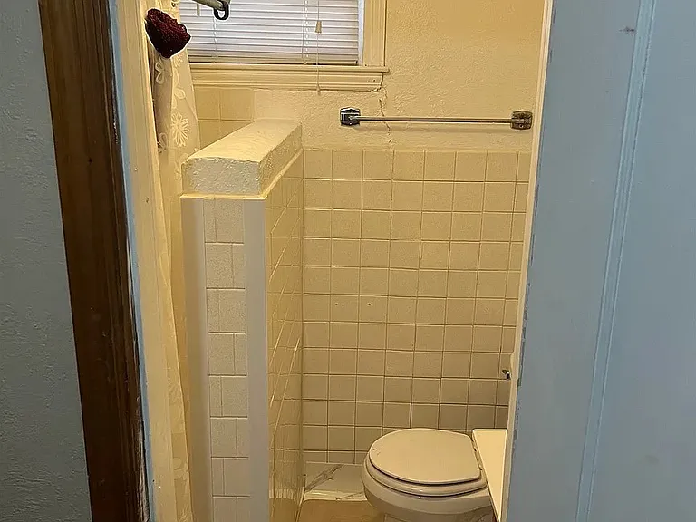206 Ash St #B — Photo 5