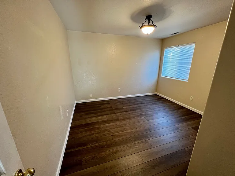 2635 Parkwood Village Ln — Photo 22