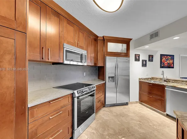 10501 W Broward Blvd APT 311, Plantation, FL 33324