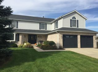 301 Westwood Dr, Shorewood, IL