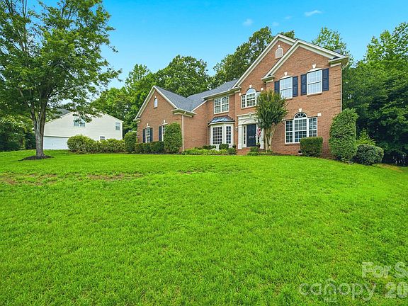 2nd image of 2937 Shady Reach Ln