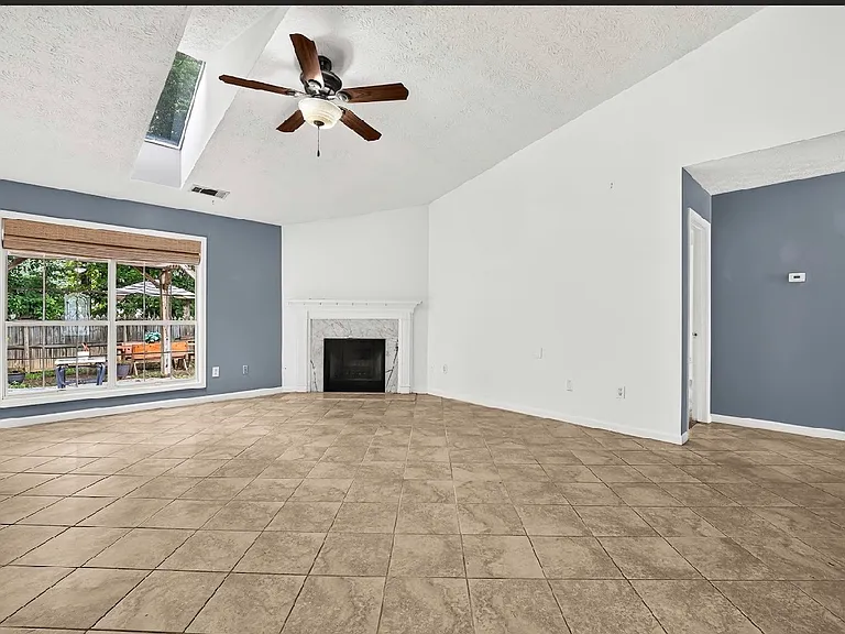 3035 Camelot Woods Dr — Photo 3