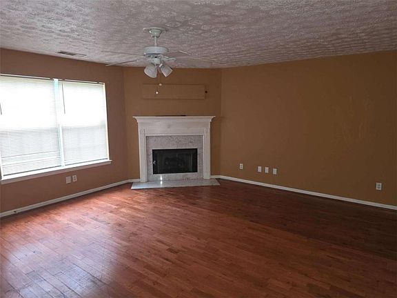 4th image of 4410 Cross Ln