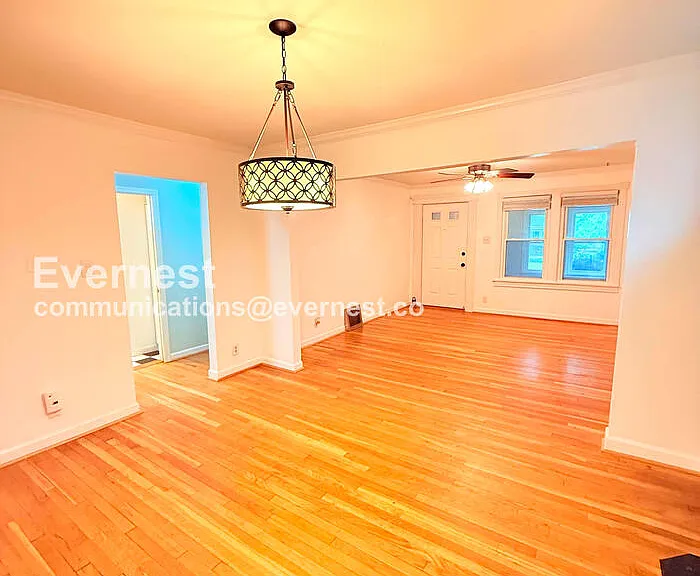 1557 Leroy St — Photo 11