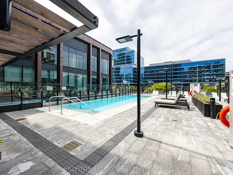 455 Wellington St W #301 — Photo 41