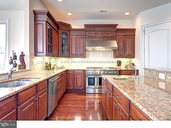 4th image of 107 Oriole Ln
