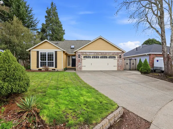 212 E Crestview Dr, Newberg, OR 97132