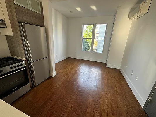 Rented by Delmark Realty LLC | media 19