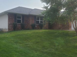 3852 W Overland St, Springfield, MO 65807