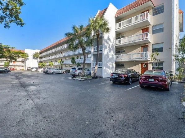 3551 Inverrary Drive #404, Lauderhill, FL 33319