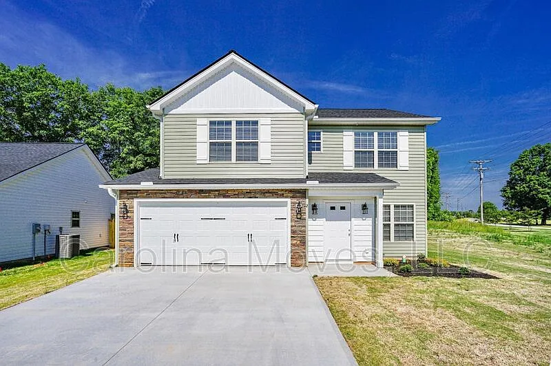 4 bed, 2.5 bath, 1642 sqft, $1,825 — Photo 1