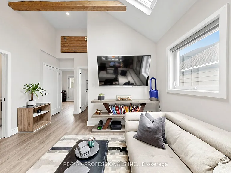 59 Lonborough Ave — Photo 7