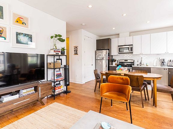3rd image of 313 Knickerbocker Ave #1