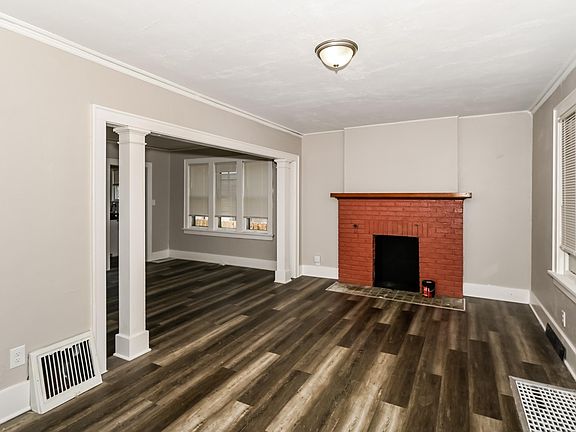 5th image of 716 W Meadows Pl
