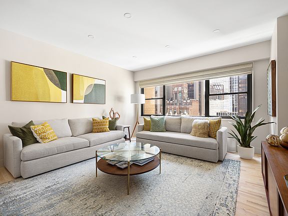 5th image of 58 W 58th St APT 21F