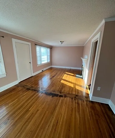 205 Highland Ave SW — Photo 3