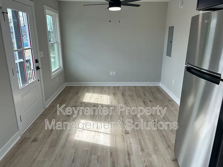 300 Fairview Ave #A — Photo 6