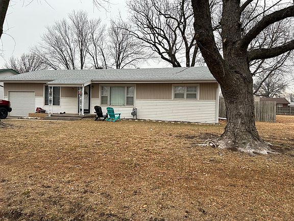 5th image of 514 E 2nd St