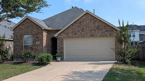 8202 Summer Lake Pass Ln Photo 1