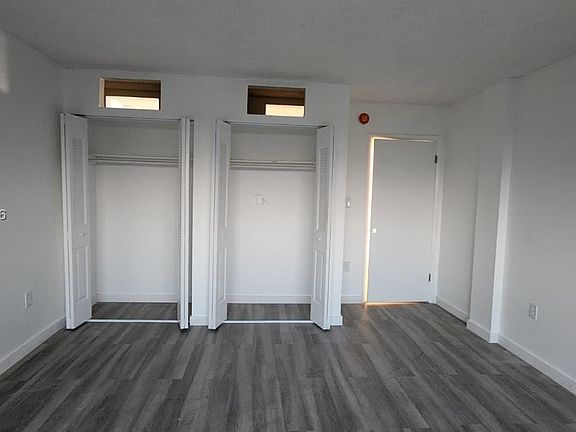 4th image of 6930 Miami Gardens Dr APT 1-512A