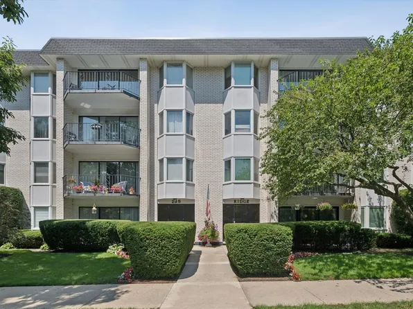 235 Ridge Rd APT 3B, Wilmette, IL 60091